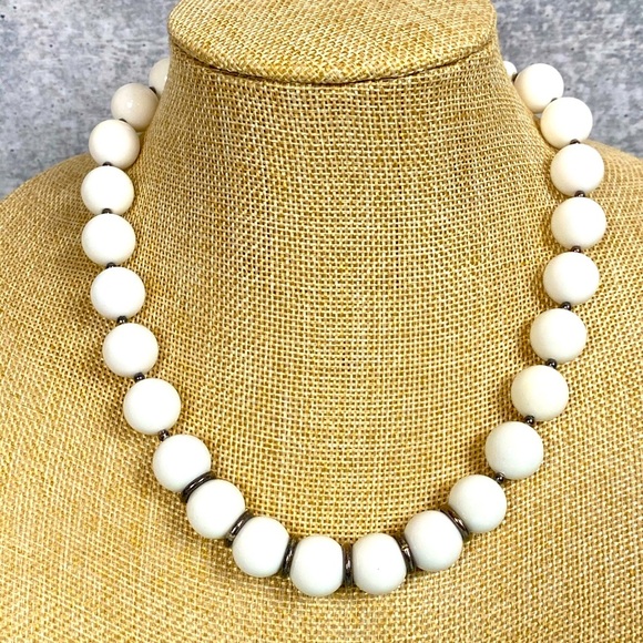 Vintage Jewelry - Vintage white bead necklace on sterling silver chain
